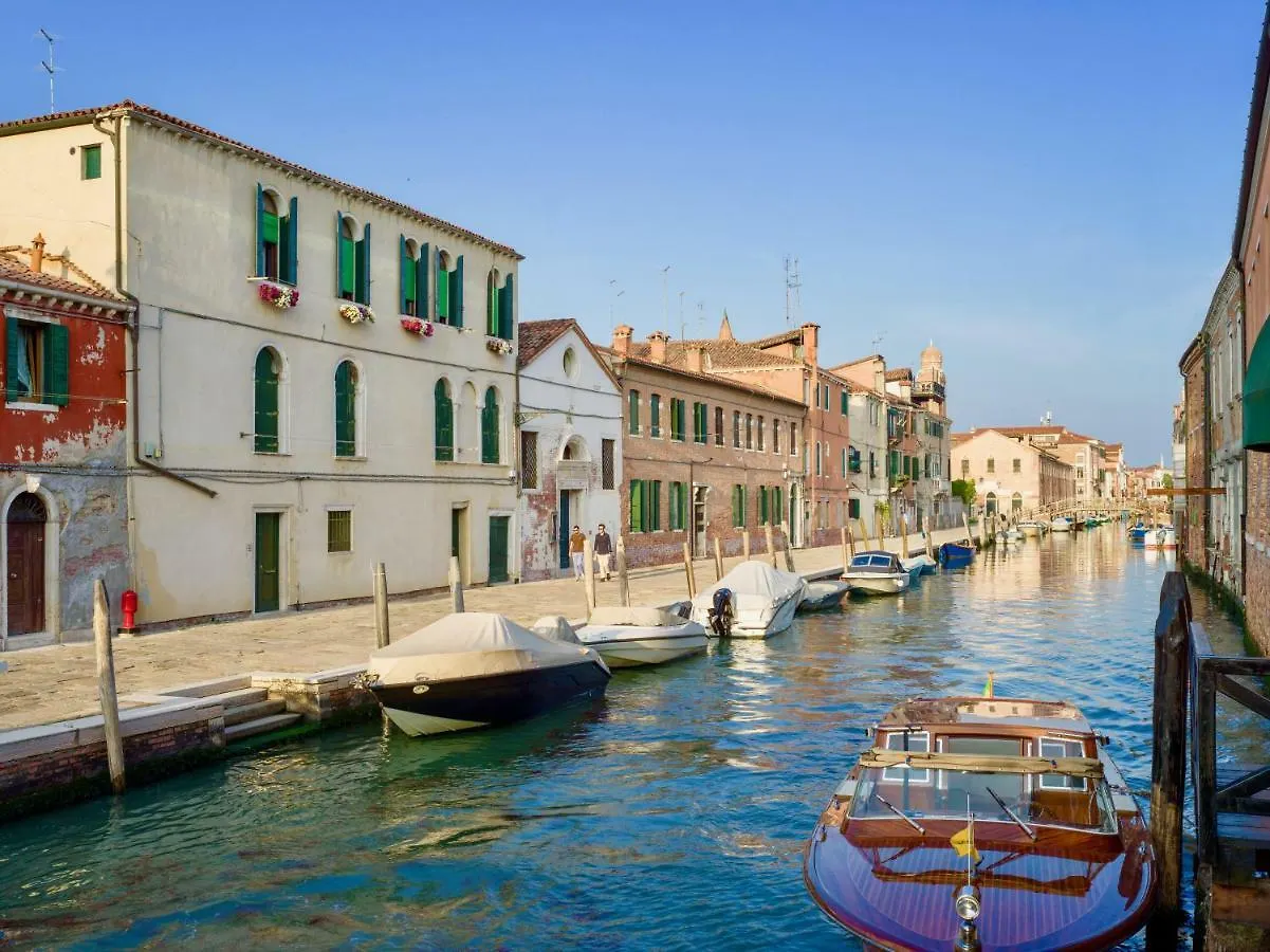 Art Painting Apartment With Canal View Venice